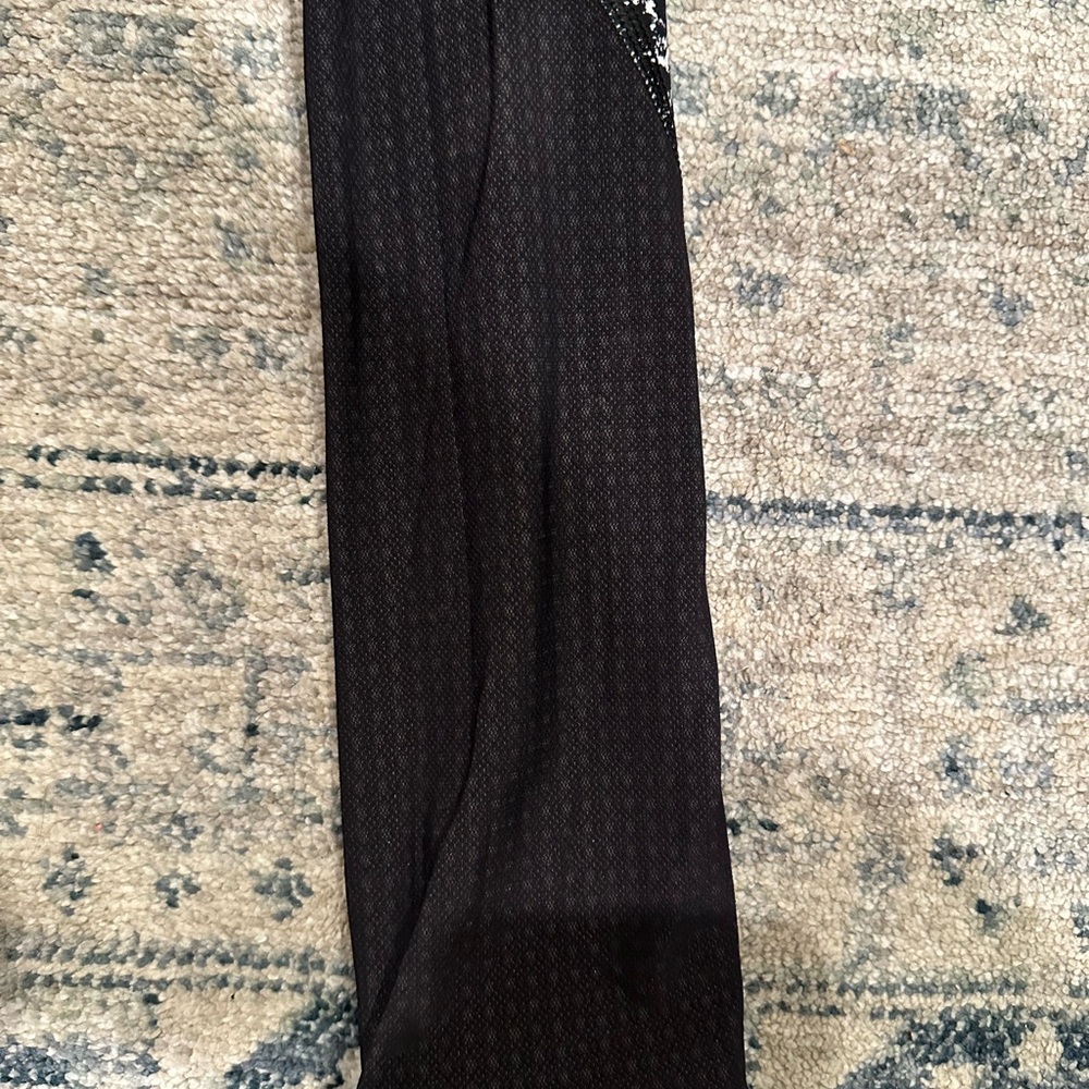 Lululemon align high rise size 6 - Picture 2 of 2